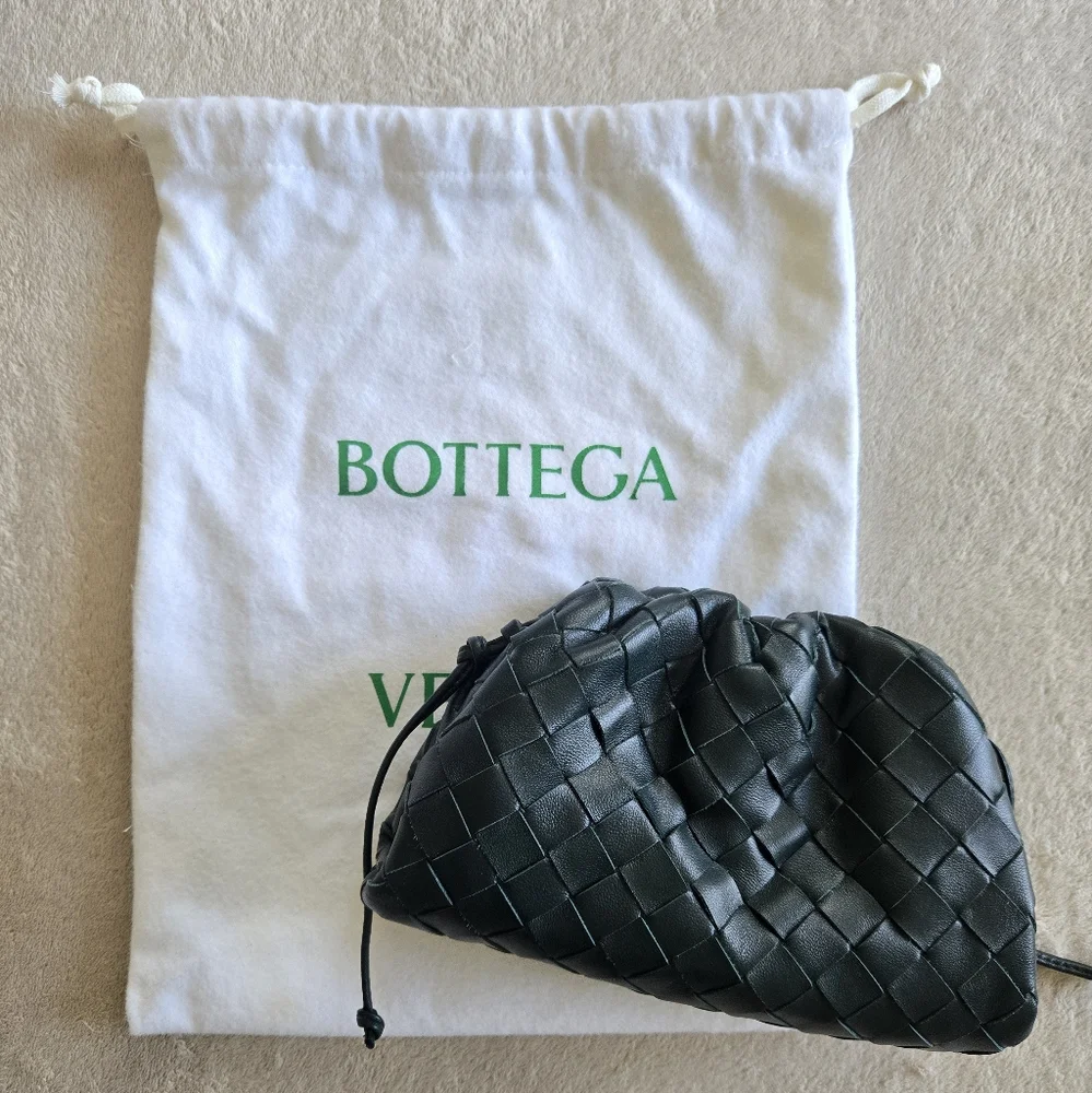 NWT Bottega Veneta Mini Pouch Intrecciato Inkwell/Deep Green Leather Crossbody